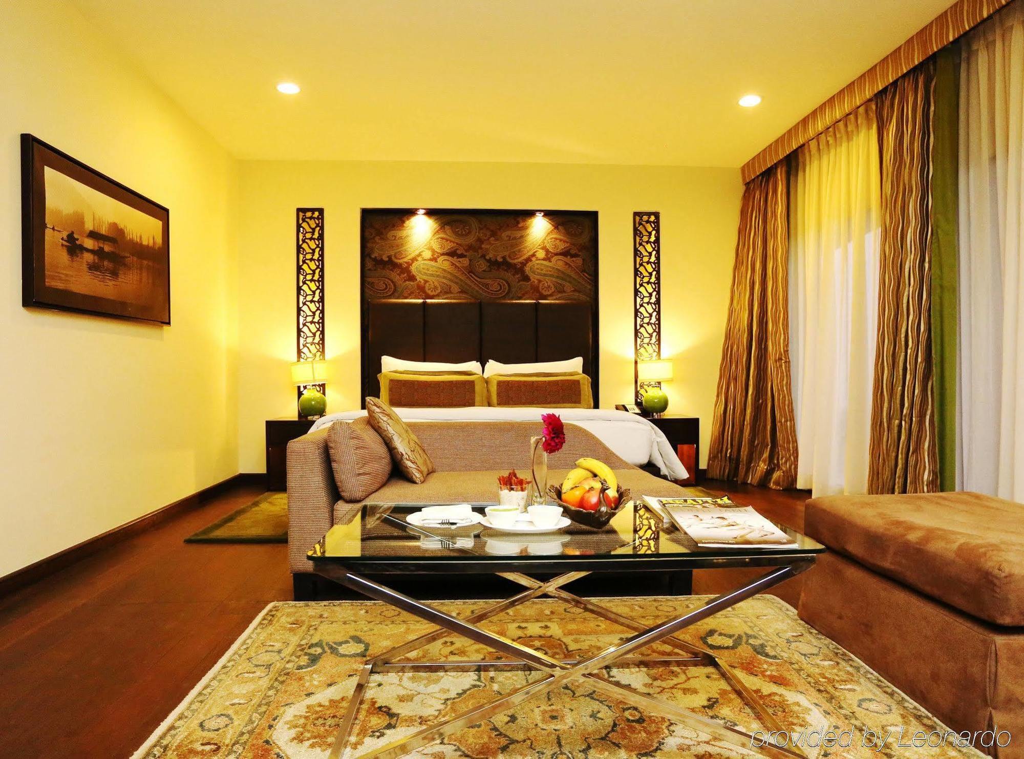Taj Dal View Srinagar Hotel Buitenkant foto